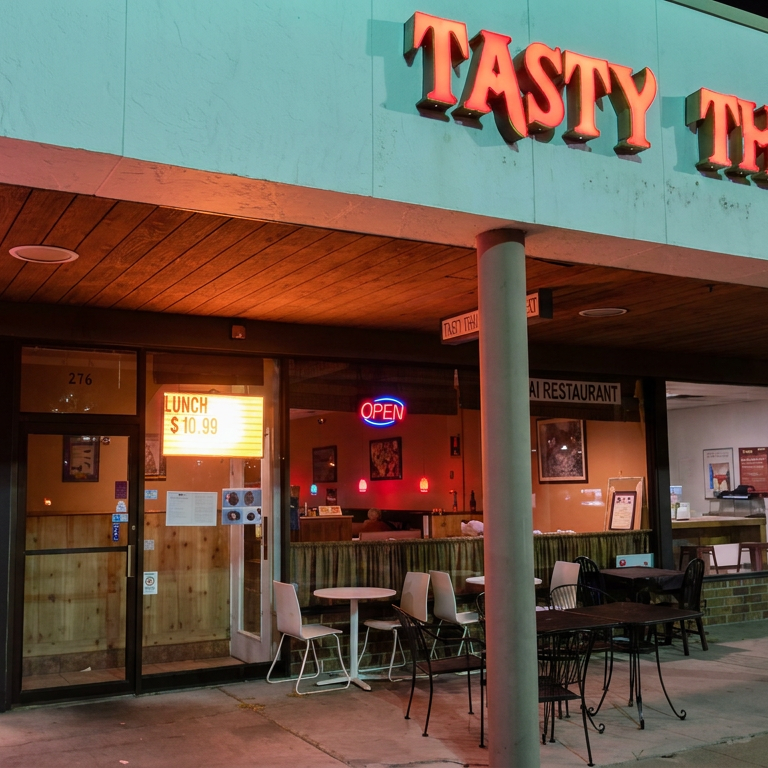 Thai Food in Hawthorn Village Commons